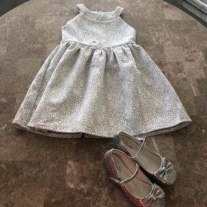 👗Brand New Girl Dress silver & white - sz 6
